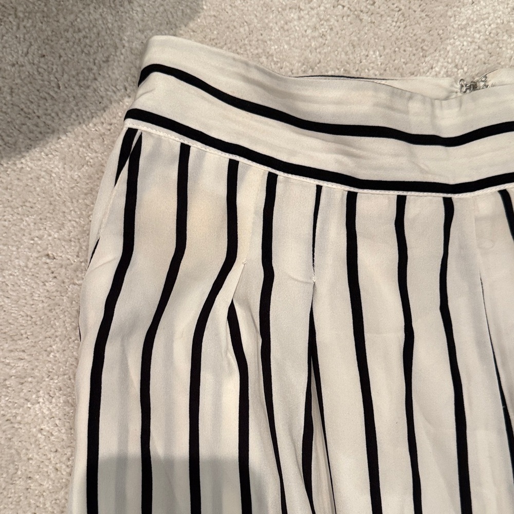L'ATISTE Navy & White Striped Capri Pants